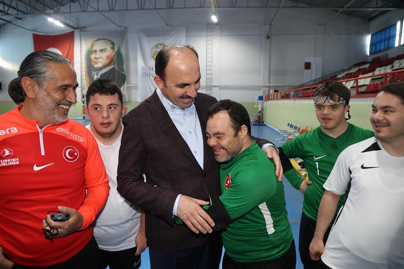 Başkan Altay: Engel bedende değil, kalptedir