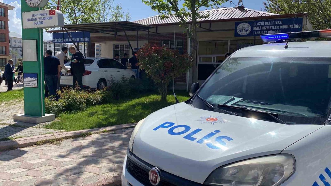 Elazığ’da muhtara silahlı saldırı anı kamerada