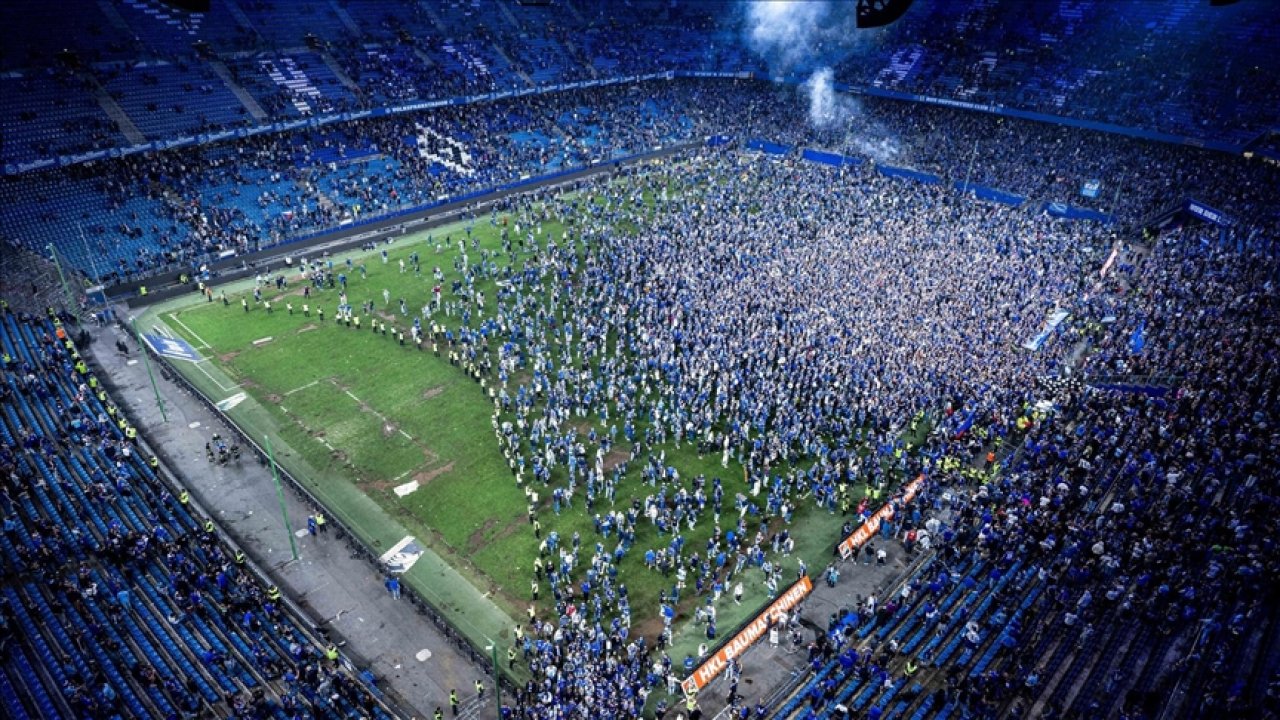 Hamburg Bundesliga'ya yükseldi izdiham çıktı