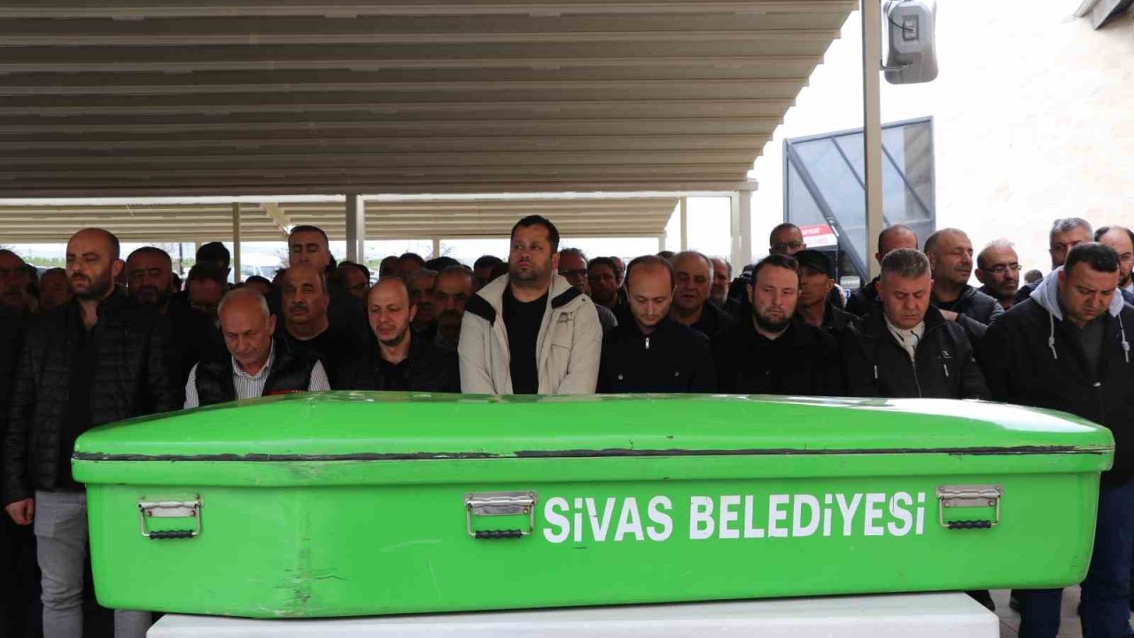 Metrobüs kazasında hayatını kaybeden Ebru Heper defnedildi