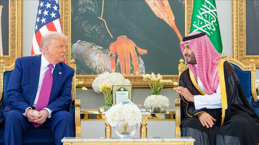 ABD Başkanı Trump, Suudi Arabistan Veliaht Prensi Bin Selman ile Kraliyet Divanı'nda bir araya geldi