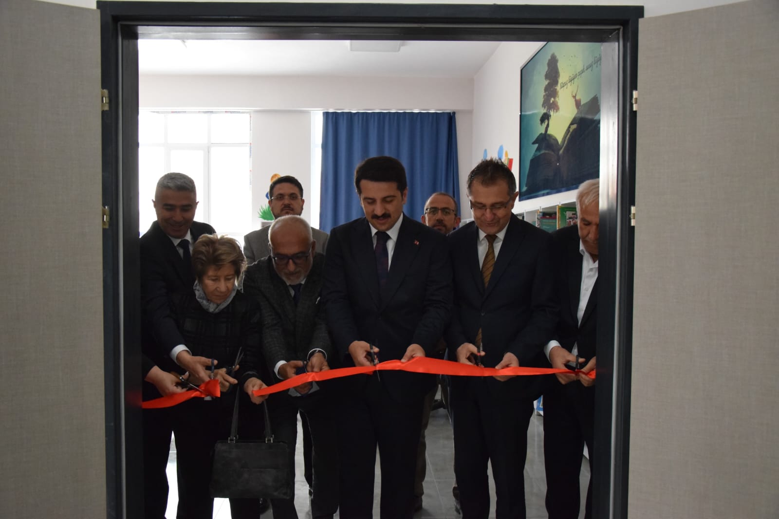 Karapınar'da hayırseverlerden eğitime kitaplı destek