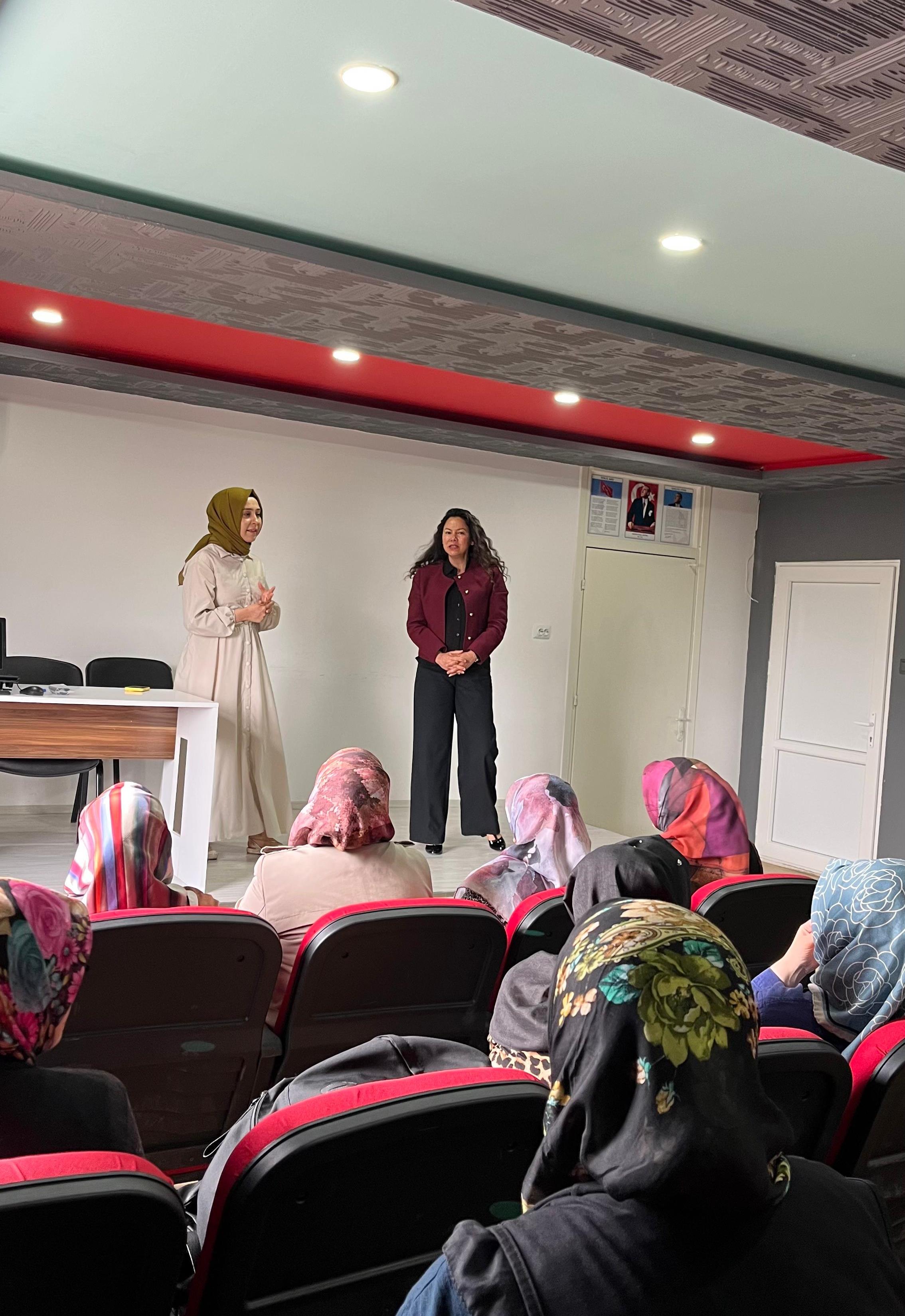 Konya'nın ilçesinde  psikodestek semineri düzenlendi