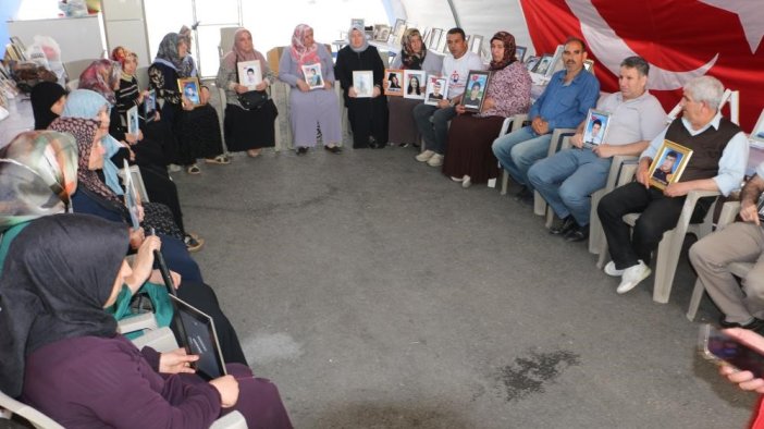 Diyarbakır anneleri, "Terörsüz Türkiye" sürecinin sevincini yaşıyor