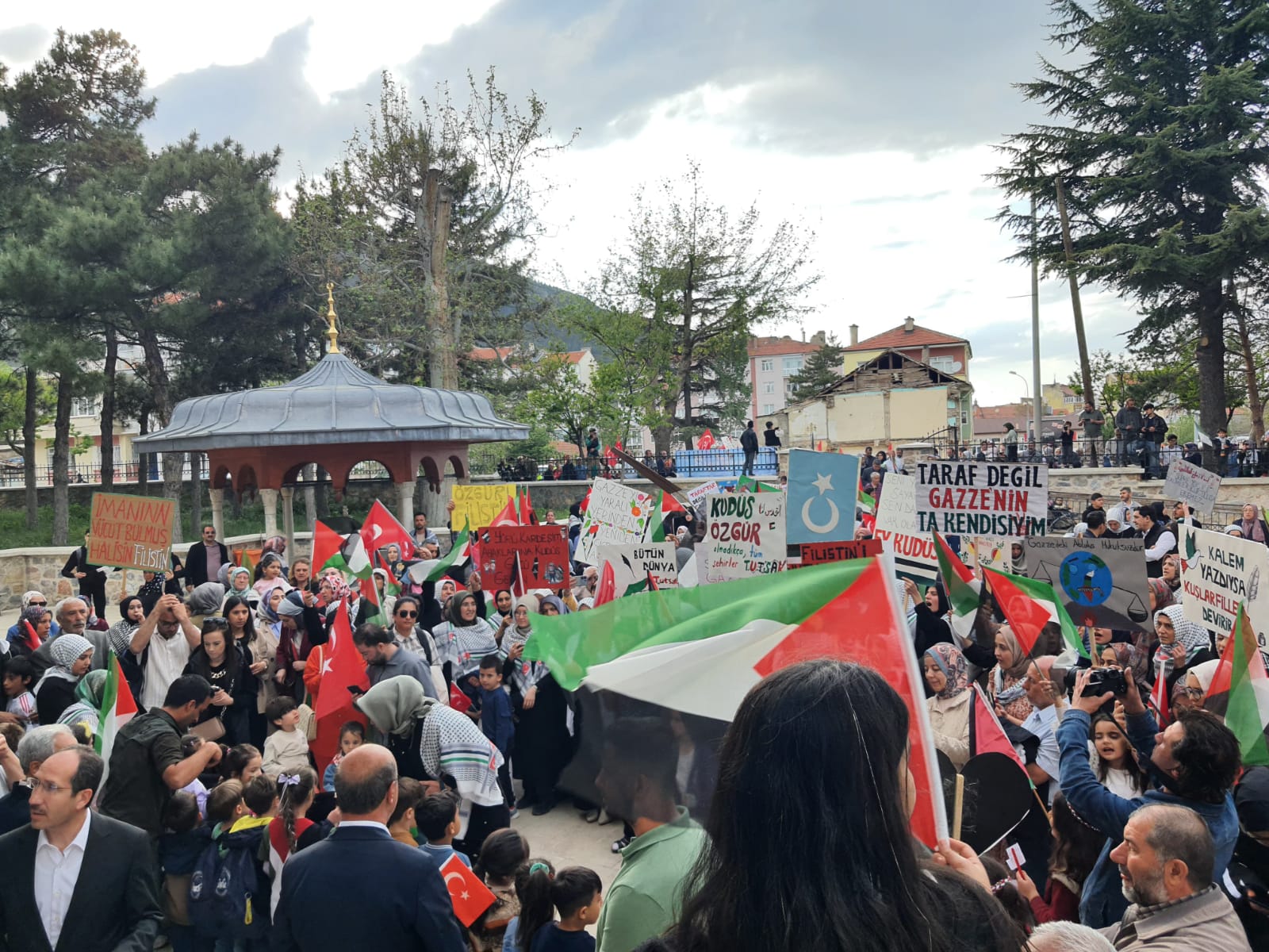 Konya'nın ilçesinde Filistin'e destek yürüyüşü düzenlendi