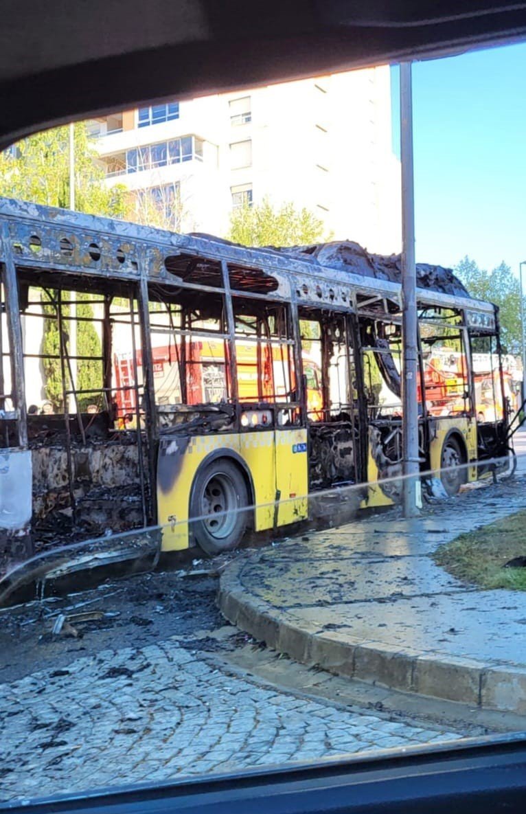 İETT otobüsü alev alev yandı