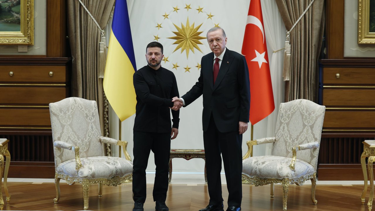 Zelenskiy: "Trump ve Erdoğan'a saygımızdan ötürü, heyet yollamaya karar verdik"