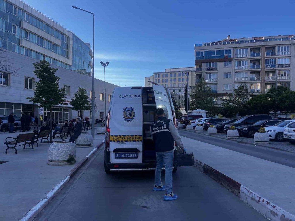 Hastane bahçesinde husumetlisini vurdu