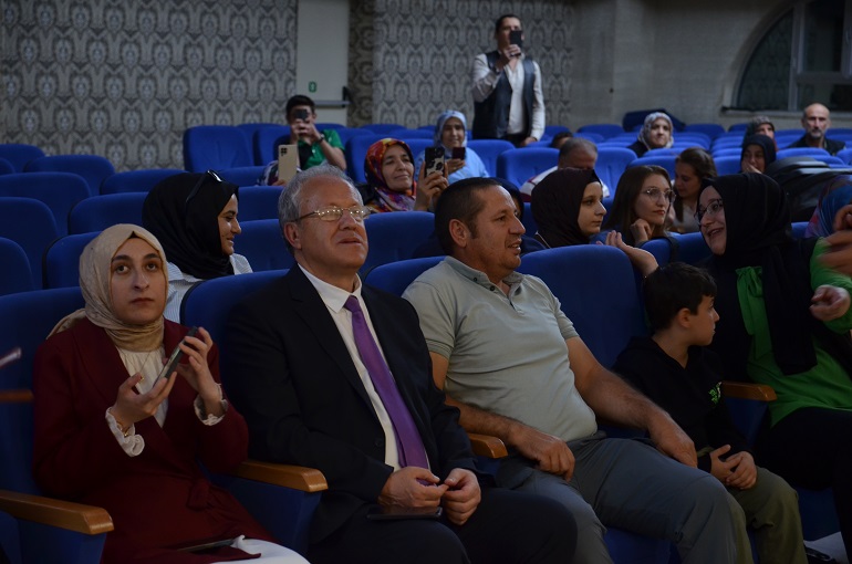 Konya'da görme engelliler konser verdi