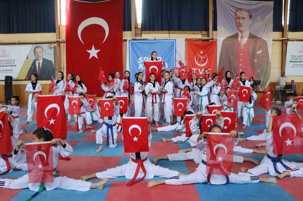 Konya’nın ilçelerinde 19 Mayıs coşkusuyla kutlandı