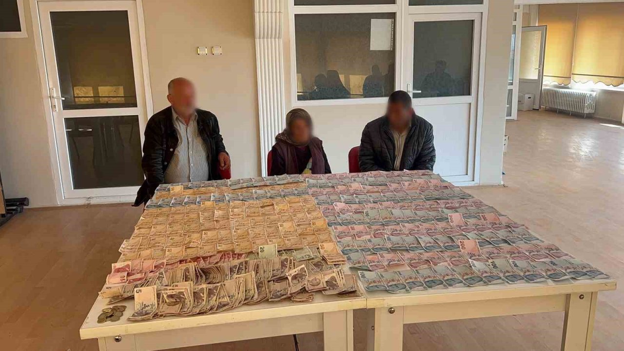 "3 dilenci 5 saatte kaç lira toplayabilir?"in cevabı