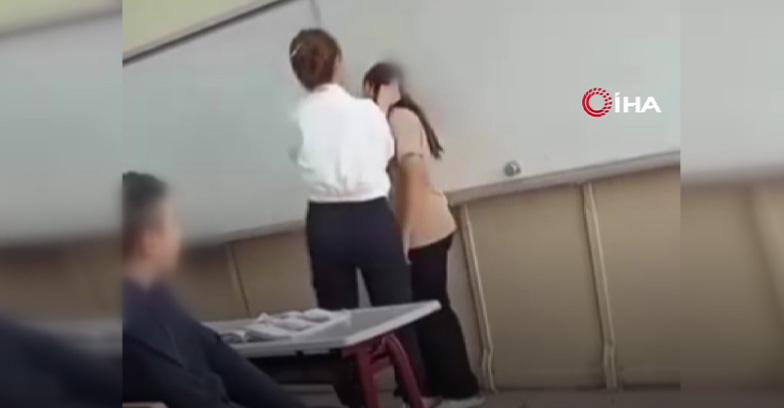 Pendik’te okulda öğretmenden öğrenciye şiddet kamerada