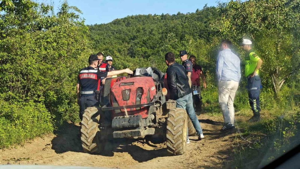 Babasının kullandığı traktörün altında kalmıştı: Hayatını kaybetti