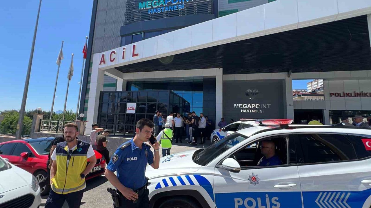 Ayrıldığı tıbbi sekreter karısını hastanede öldürdü
