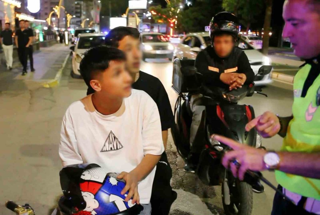 Ne yapsa olmadı: Polise dil döküp gazeteciye el salladı ama cezadan kurtulamadı