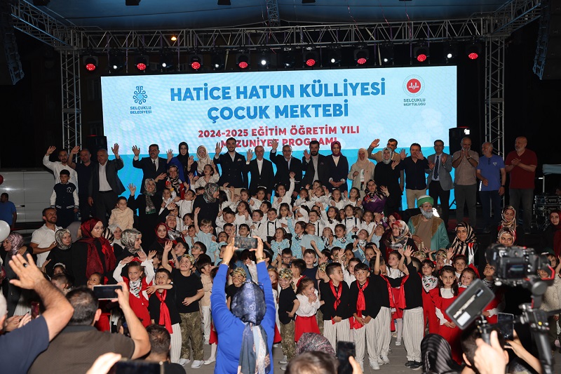 Hatice Hatun Külliyesi Çocuk Mektebi'nde mezuniyet coşkusu yaşandı