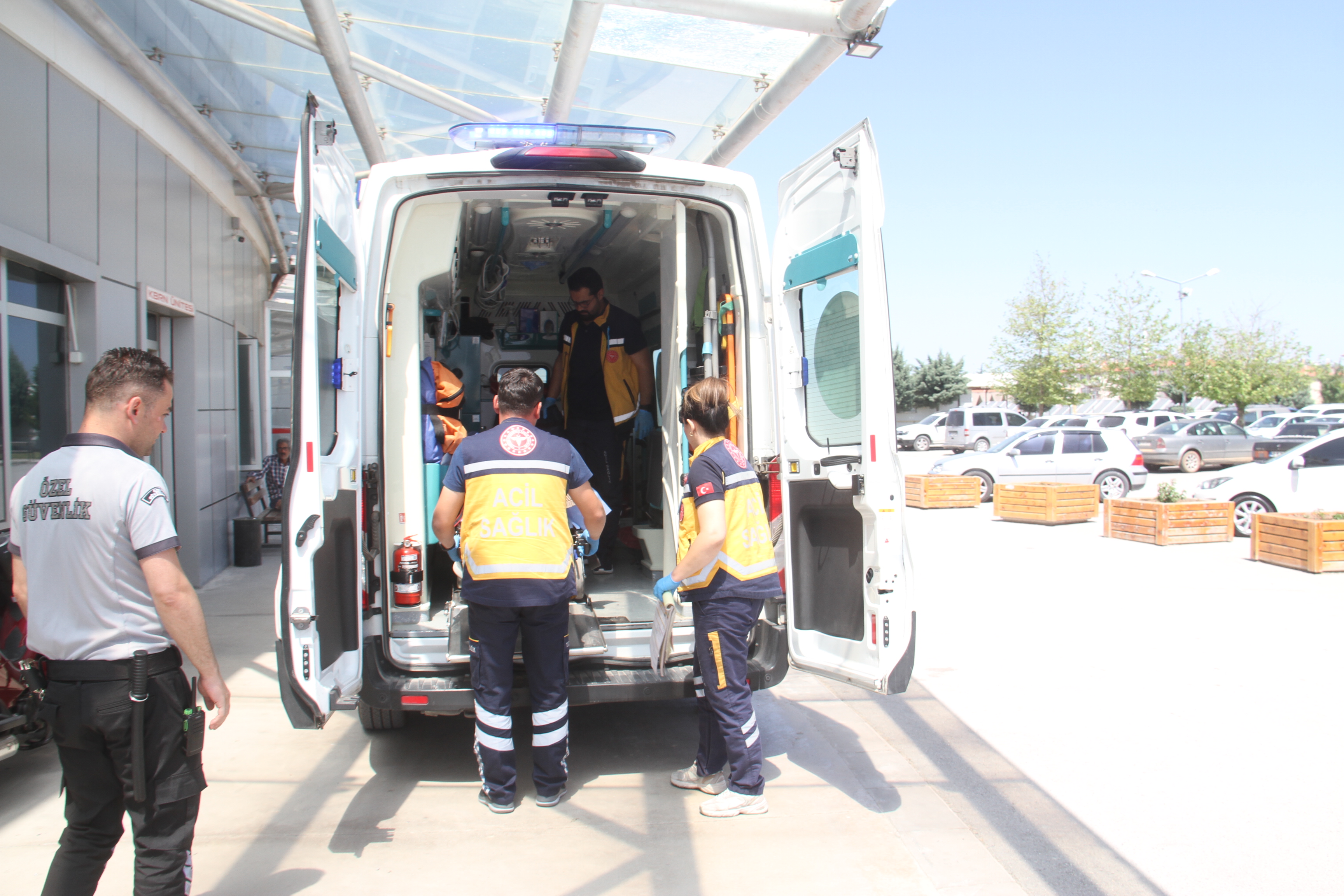Beyşehir'de trafik kazası! 3 kişi yaralandı