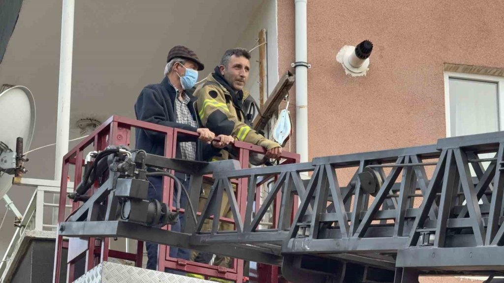 Kadınların "fare kovma" yöntemi apartman sakinlerini hastanelik etti