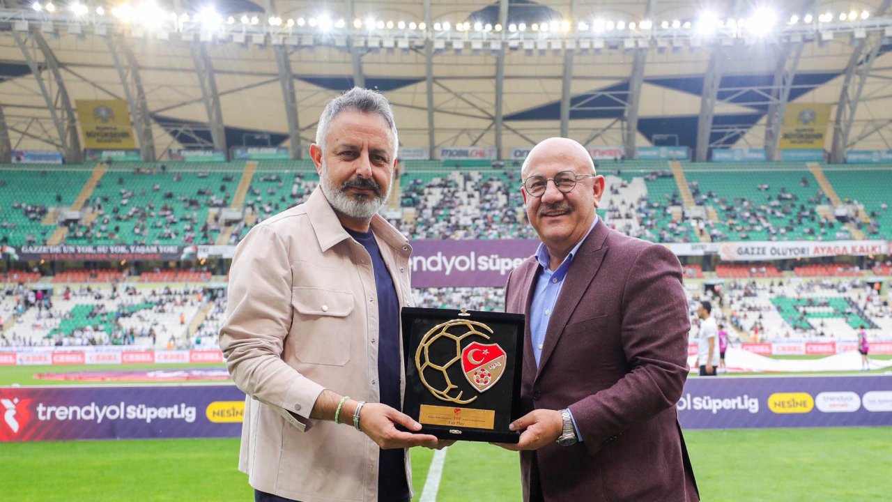 Konyaspor ödülünü aldı