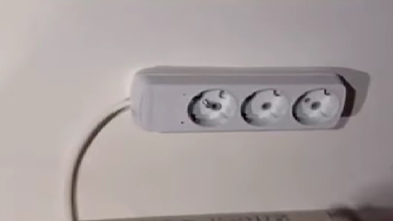 Denizlİ'de üçlü prize yerleştirilen casus kameralarla çok sayıda kişinin görüntüsünü kaydetmiş