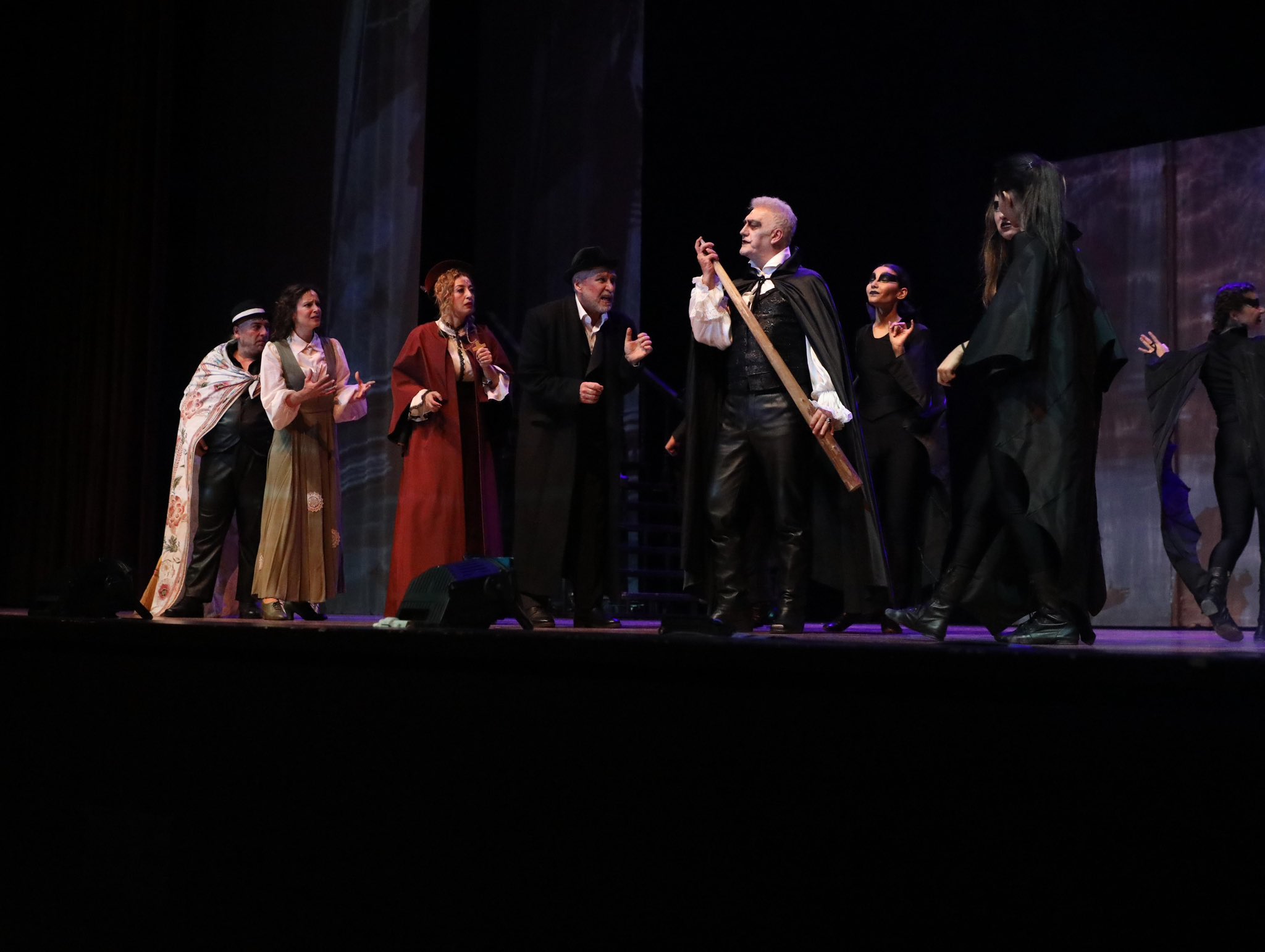 Konya'daki festival sürüyor: Tamer Karadağlı'nın oyunu sahne aldı
