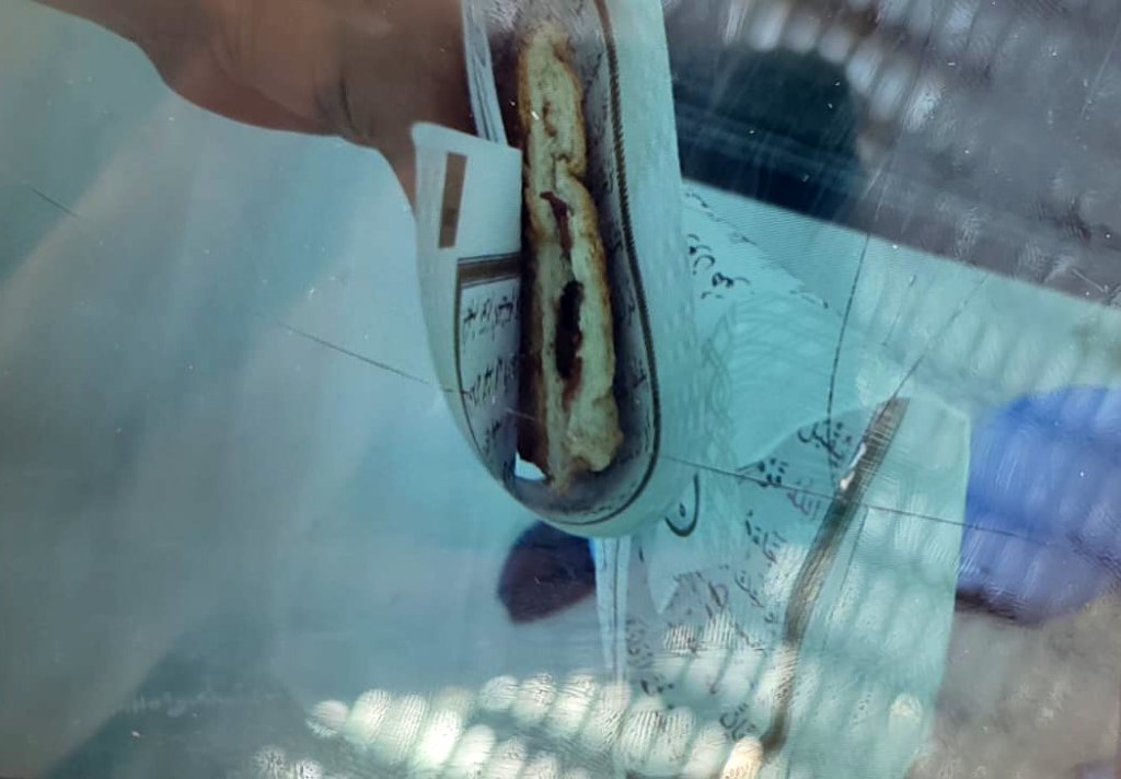 Kantinci Kur’an-ı Kerim sayfalarını tost kağıdı yaptı iddiası