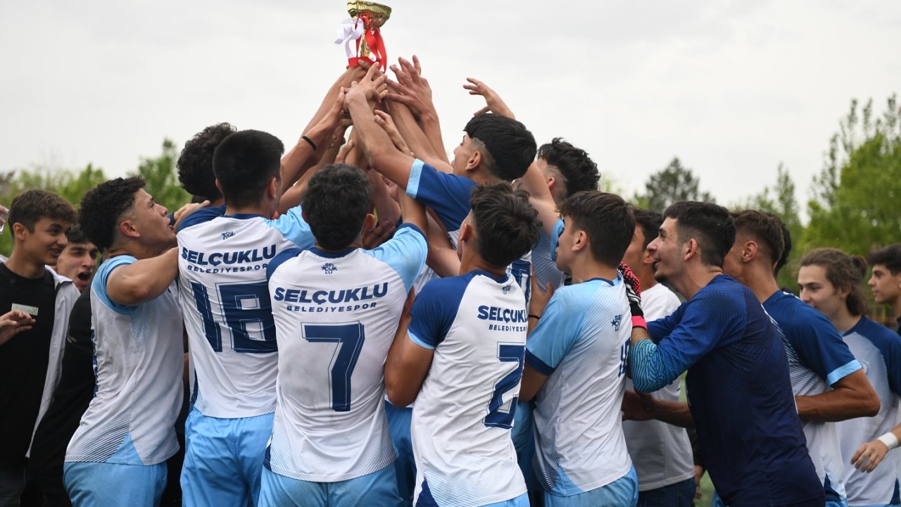 Selçuklu Belediyespor U-17'de şampiyon