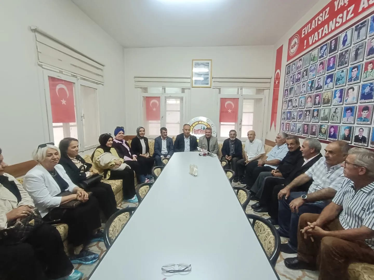 Milliyetçi Hareket Partisi'nden anlamlı ziyaret