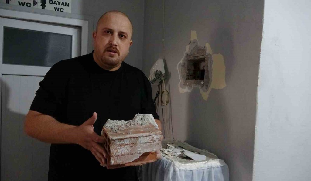 Şaka gibi olay komedyenin başına geldi!