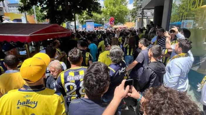 Fenerbahçe taraftarları, Konyaspor maçı öncesi yürüdü