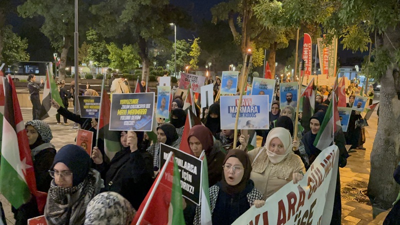 Konya'dan Gazze'ye meşaleli destek: Binlerce kişi yürüdü