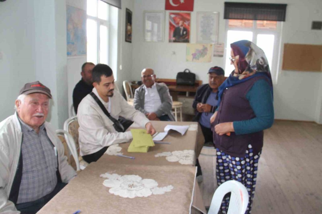 Konya’da mahalle sakinleri sandık başına gitti
