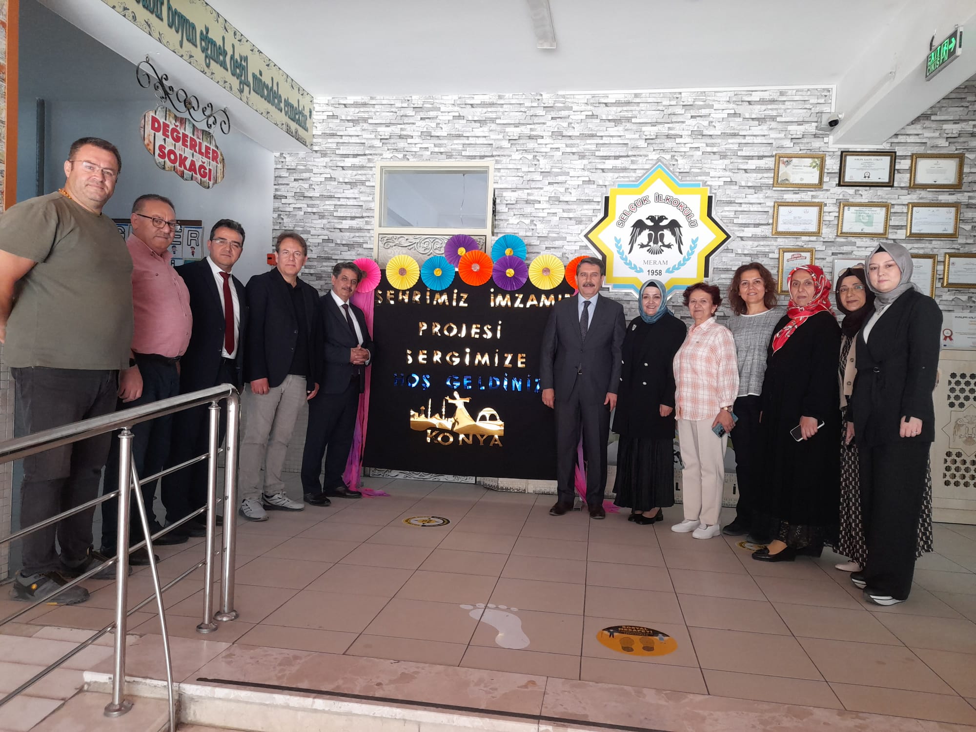 Selçuk İlkokulunda müze gibi sergi