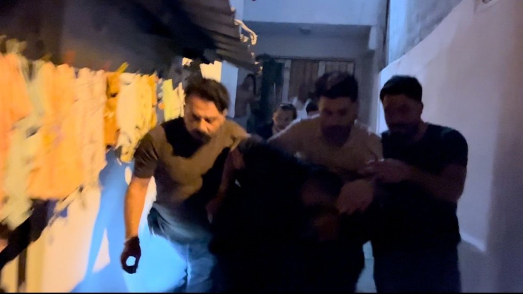 Filmleri aratmadı: Ekiplerden kaçmaya çalışan aranan şahıs böyle yakalandı (VİDEOLU)