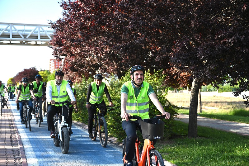 Başkan Altay pedal çevirdi: Herkesi davet etti