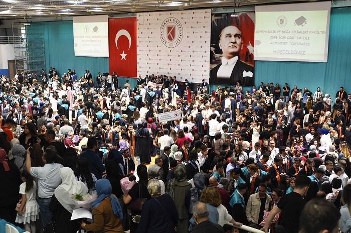 KTÜN Mühendislik ve Doğa Bilimleri'nde mezuniyet heyecanı
