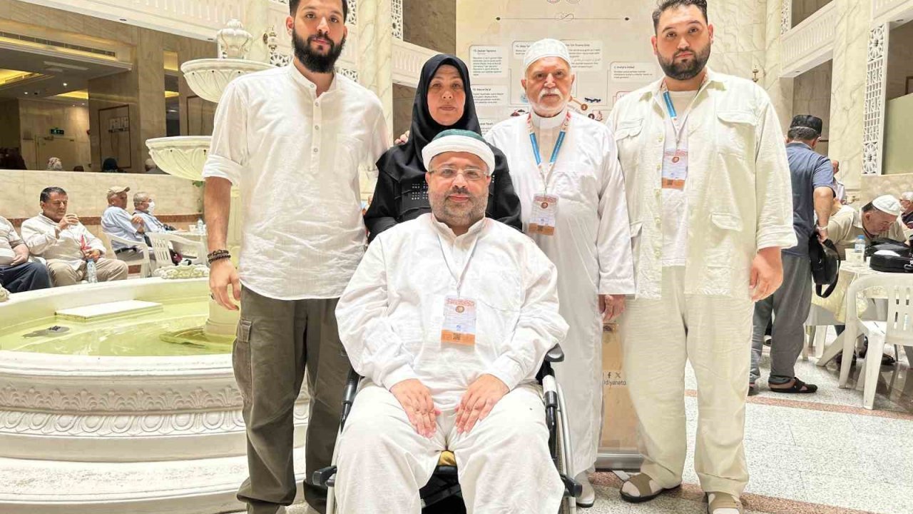 SMA hastası gencin hastalığı hac vazifesine engel olmadı