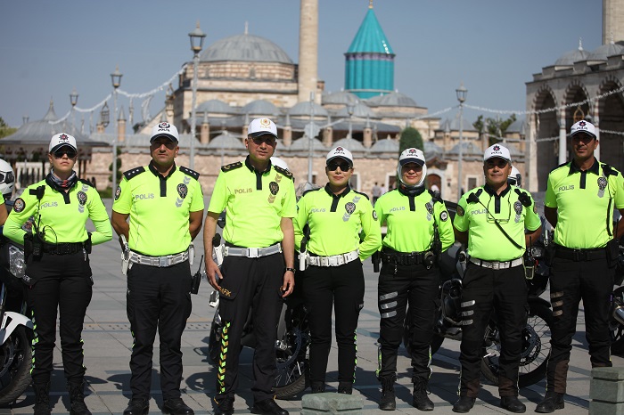 Konya'da bayram yoğunluğuna karşı denetimler sıklaştırıldı: Trafiğe anlık takip