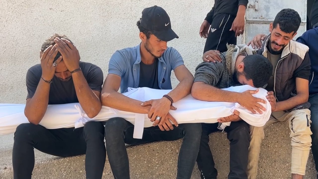 Soykırım sürüyor! Gazze ölüyor!