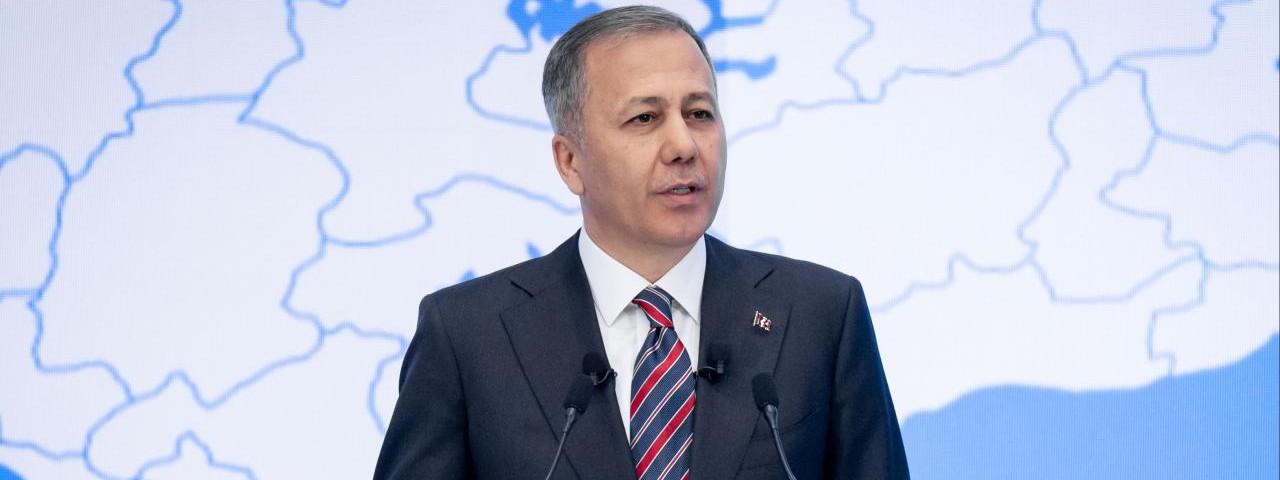 Bakan Yerlikaya: Kurallara uyun, yolun sonu bayram olsun