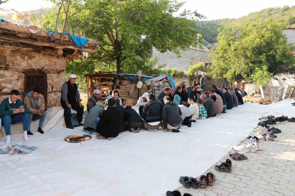 Konya’da mahalleli kurbana ‘Bayram Damı’ ile başladı