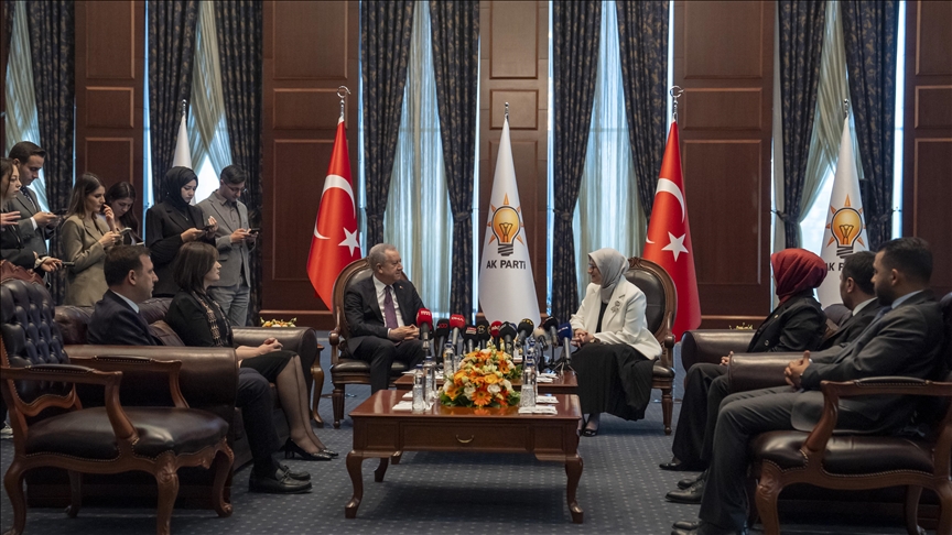 AK Parti Genel Merkezi'nde siyasi partiler arası bayramlaşma