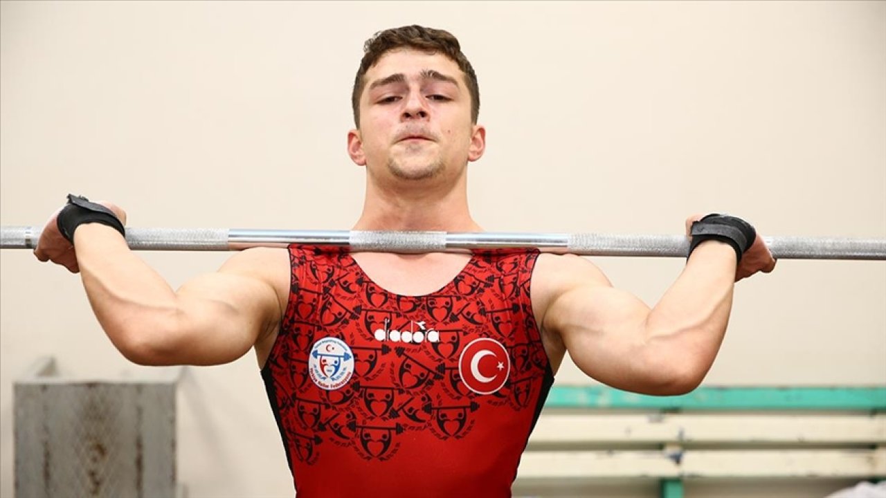 Milli halterci altın madalya istiyor
