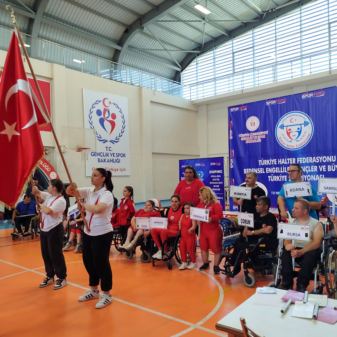 Meramlı Haltercilerden çifte zafer