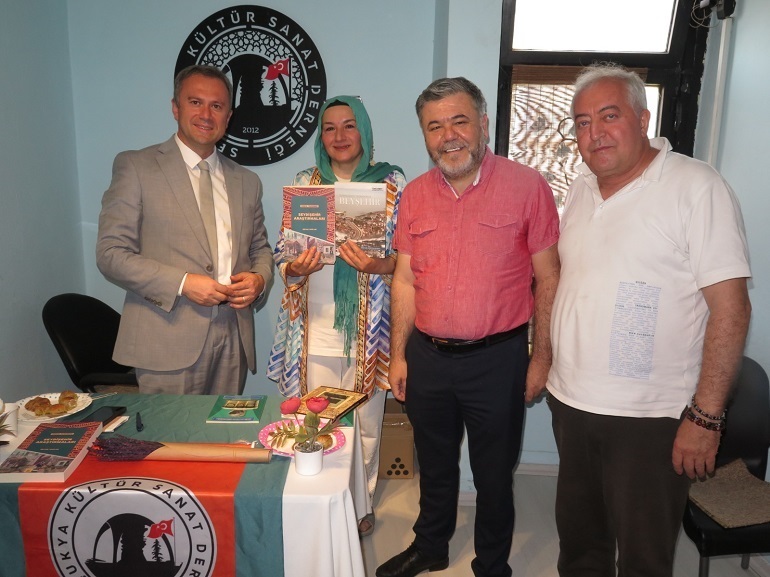 Tarihçi Ercan Arslan’dan Selçukya ‘da okurlarıyla buluştu