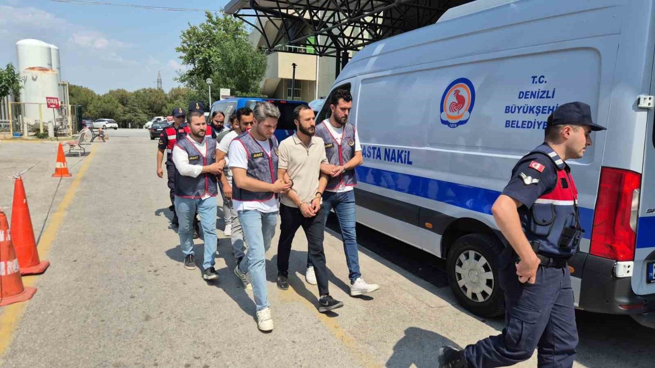 Çalıştığı işyerini soydu, patronuna ölüm tehditli not bıraktı