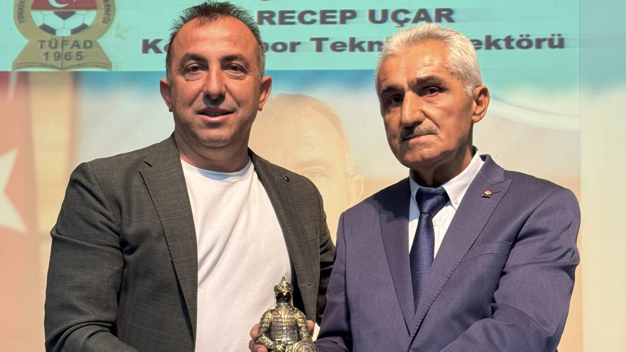 Recep Uçar o ödülü aldı