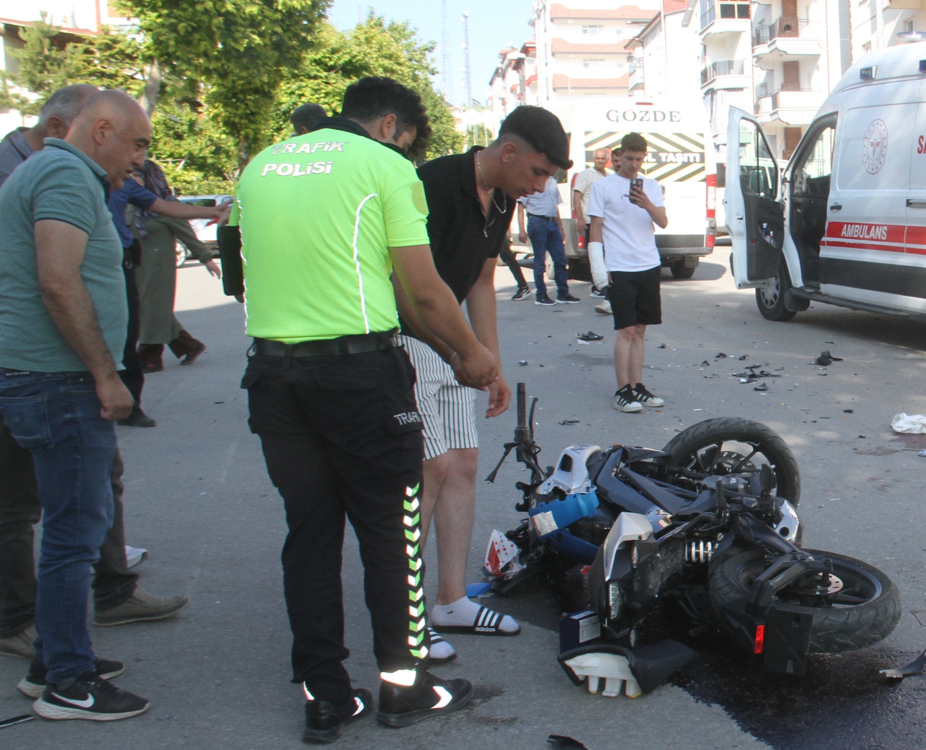 Konya'da öğrenci servisiyle çarpışan motosikletin sürücüsü hayatını kaybetti