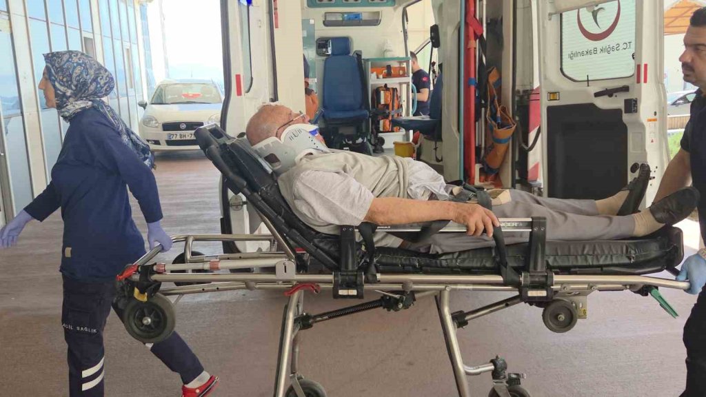 Araç başında fenalaştı: 4 araca çarparak durabildi