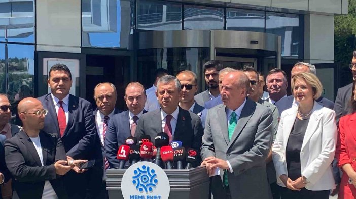 CHP Genel Başkanı Özel’den kendisine şiir yazan Memleket Partisi’ne ziyaret